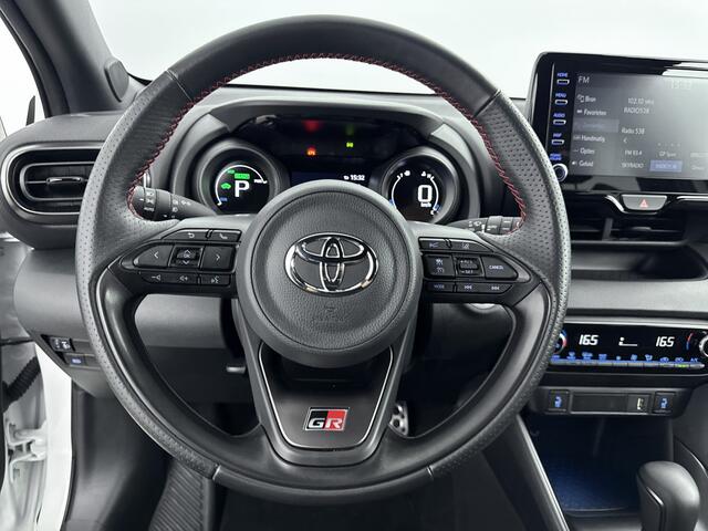 Toyota YARIS 1.5 Hybrid GR Sport Limited | Stoelverwarming | Apple Carplay/Android Auto | Spiegels Elektrisch Inklapbaar | Parkeercamera | Lichtmetalen Velgen |