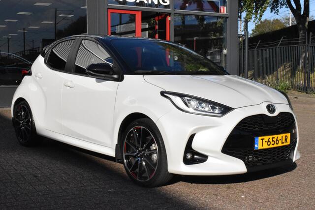 Toyota YARIS 1.5 Hybrid GR Sport 100% Toyota Onderhouden | Navigatie | Camera | 12 mnd BOVAG garantie Whatsapp 06-53188999