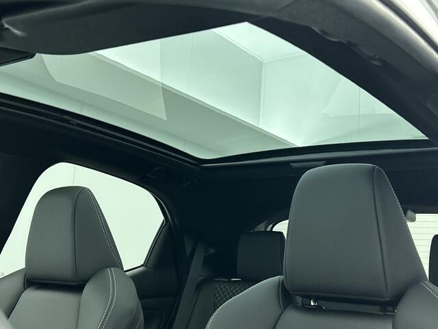 Toyota YARIS 1.5 Hybrid 130 Executive | Navigatie | Panoramadak | BSM | Parkeersensoren voor+achter |