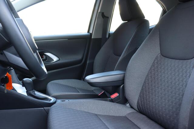 Toyota YARIS 1.5 Hybrid Active Limited, Climate & Cruise control, Stoelverwarming, DAB+ !