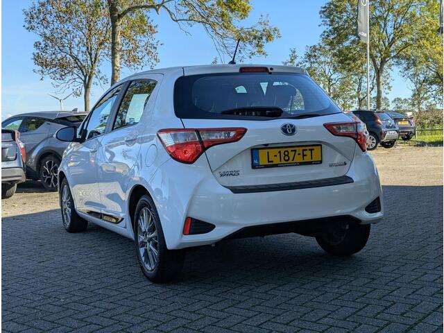 Toyota YARIS 1.5 Hybrid Aspiration | Cruise control | Climate control | Camera | Navi | Lane assist | Bluetooth