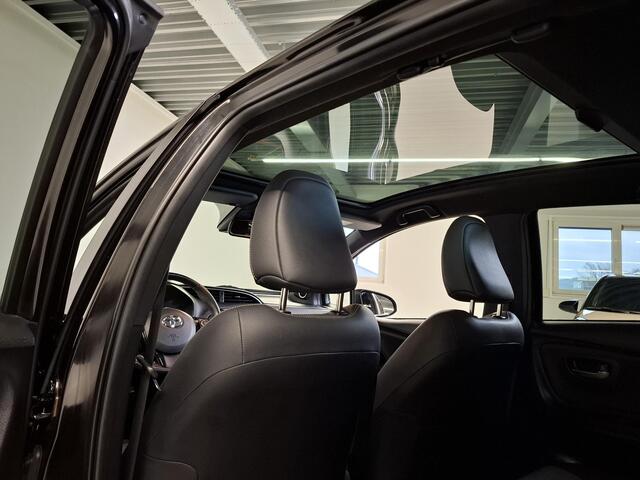 Toyota YARIS 1.5 Hybrid Premium | Panorama-dak | Keyless | Cruise control | licht/regen sensor |