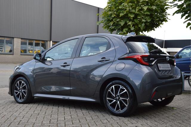 Toyota YARIS 1.5 Hybrid Dynamic LED | CLIMA | CAMERA | HEAD UP