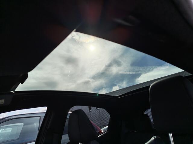 Toyota YARIS 1.5 Hybrid Executive | Pano | JBL | Navi | Sensoren v/a | Blind