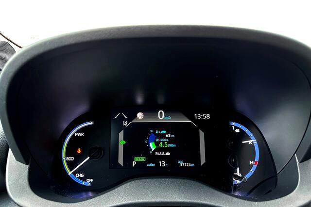 Toyota YARIS Cross 1.5 Hybrid Spicy Edition Bi-Tone