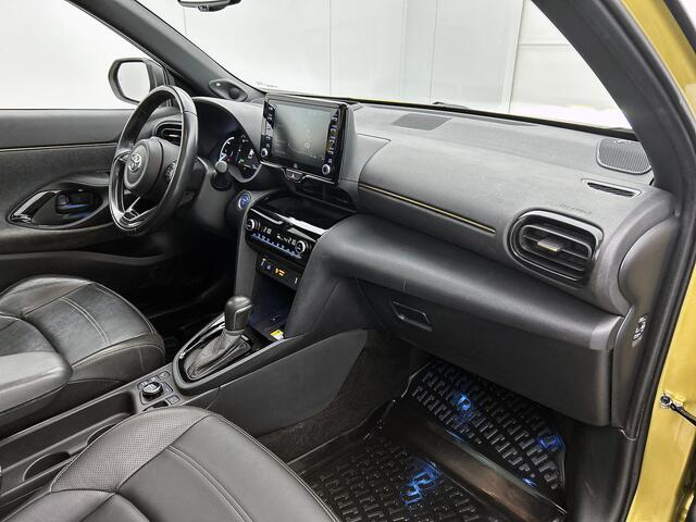 Toyota YARIS Cross 1.5 Hybrid AWD Adventure | Panoramadak | Leder | Elek. achterklep | Stoelverwarming | Navigatie | Dealeronderhouden |