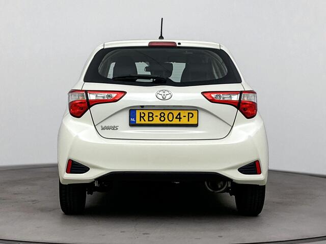 Toyota YARIS 1.0 VVT-i Aspiration | Achteruitrijcamera | Rijstrook sensor | Multimedia voorbereiding | Dual Zone Climate Control |
