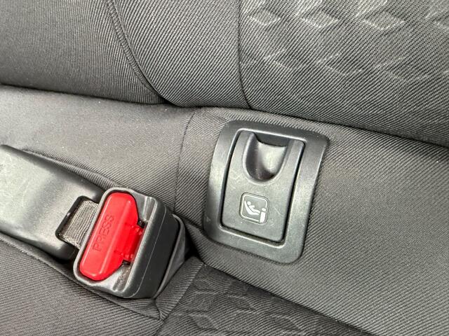 Toyota YARIS 1.5 HYBRID TEAM HYBRID WINTER PACK/CAMERA/ACC/NAVIGATIE