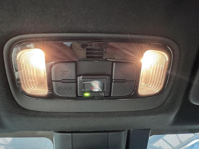 Toyota YARIS Cross 1.5 Hybrid | AWD | Stoelverwarming | 17'' LM Velgen |