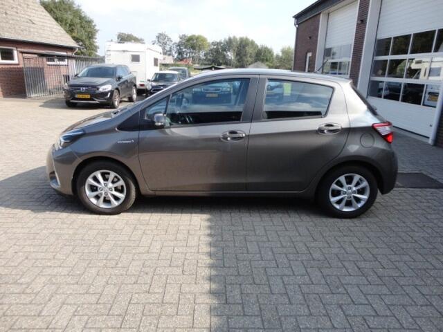 Toyota YARIS 1.5 Hybrid Active Navi ,Lmv ,Camera
