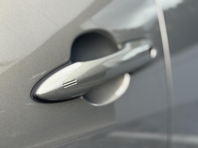 Toyota YARIS 1.5 VVT-i Dynamic Apple/Android, Camera, Voorstoelen verwarmd , All-in Rijklaarprijs