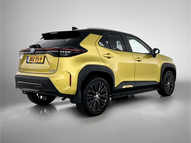 Toyota YARIS Cross 1.5 Hybrid Adventure AWD | Navigatie | Panoramadak | JBL | BLS | Head-up | Treeplanken |