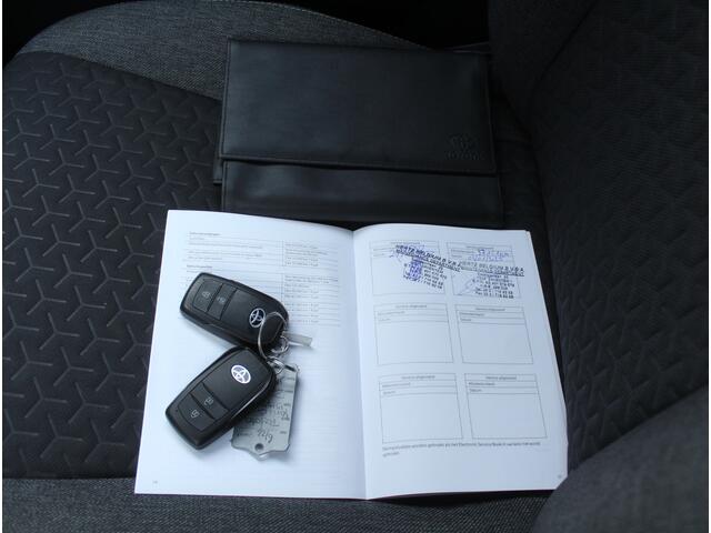 Toyota YARIS Cross 1.5 Hybrid Dynamic CLIMATE | CARPLAY | ADAPCRUISE | DAB | LMV17 | LED | NAVI | CAMERA