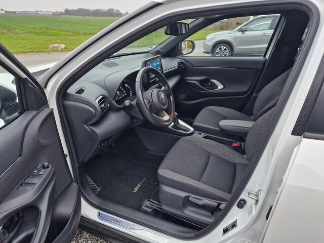 Toyota YARIS Cross 1.5 Hybrid Dynamic TEAM D | PDC V + A | CRUISE | rijklaarprijs !!