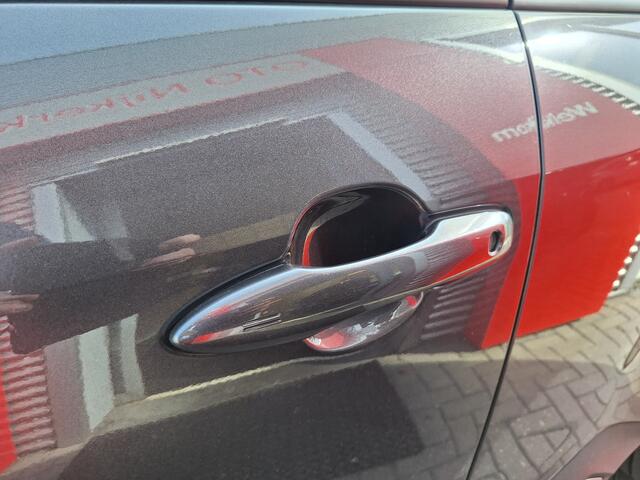 Toyota YARIS Cross 1.5 Hybrid 115 First Edition met winterpack