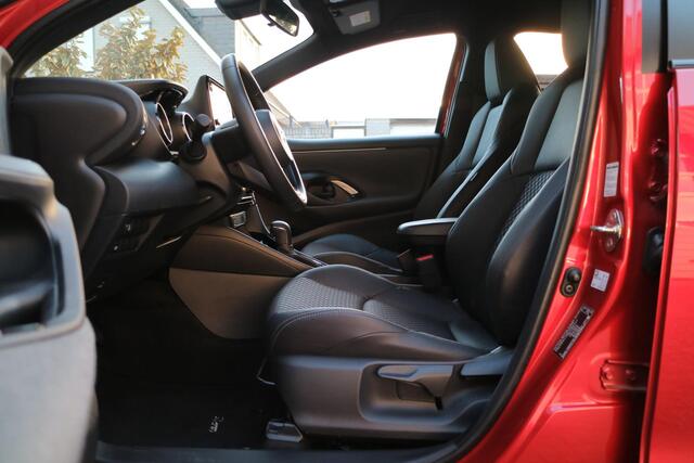 Toyota YARIS 1.5 Hybrid Executive | Navi | Leder | Camera | Automaat! |