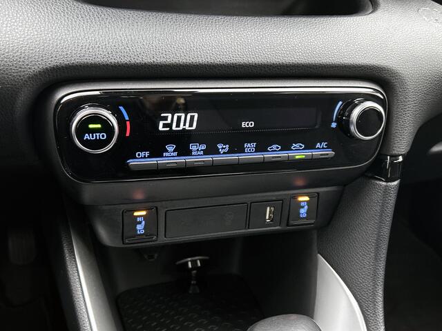 Toyota YARIS 1.5 Hybrid Dynamic | Dealer Onderhouden | Stoelverwarming | Apple Carplay / Android Auto |