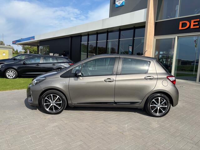 Toyota YARIS 1.5 Hybrid Active Camera I AC I Lane assist