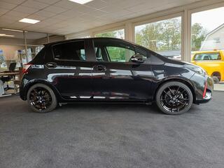 toyota-yaris-1.5-hyb.-gr-sport