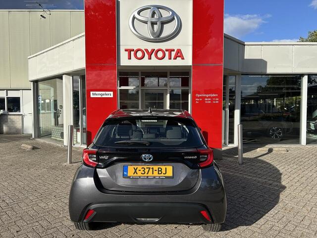 Toyota YARIS 1.5 Hybrid Dynamic l RIJKLAAR l Navi l LED koplamp