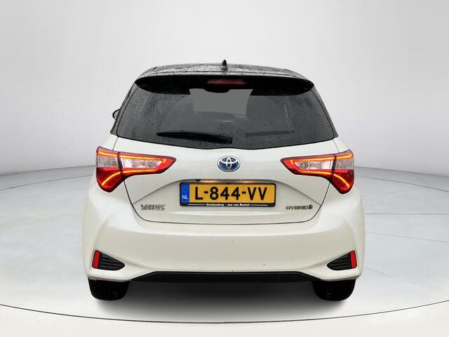 Toyota YARIS 1.5 Hybrid Bi-Tone | Parkeercamera | Stoelverwarming | Donker glas | Cruise control |