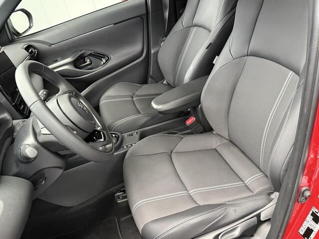 Toyota YARIS Cross 1.5 Hybrid 130 Executive Premium pakket! NL auto, slechts 2404KM! 1e eigenaar met trekhaak!