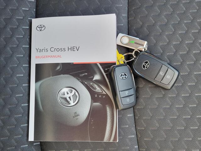 Toyota YARIS Cross 1.5 Hybrid 115 Dynamic Automaat / tot 10 jaar garantie* / Camera / Voorruit-, stuurwiel- en voorstoelverwarming / Android Auto / Apple Carplay /