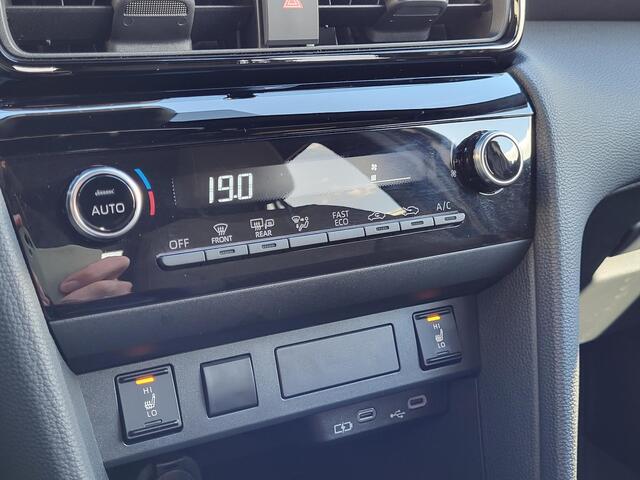 Toyota YARIS Cross 1.5 Hybrid 115 Dynamic Automaat / tot 10 jaar garantie* / Camera / Voorruit-, stuurwiel- en voorstoelverwarming / Android Auto / Apple Carplay /