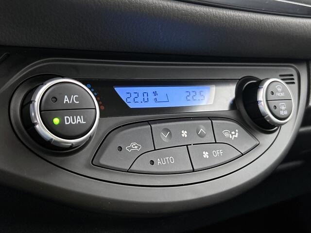 Toyota YARIS 1.5 Hybrid Dynamic Limited | Dealeronderhouden | Camera | Climate control | Metallic lak |