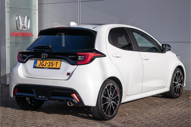 Toyota YARIS 1.5 Hybrid 130 GR Sport - Pano dak | Ad. Cruise | Stoelverw. | Cam | Nav