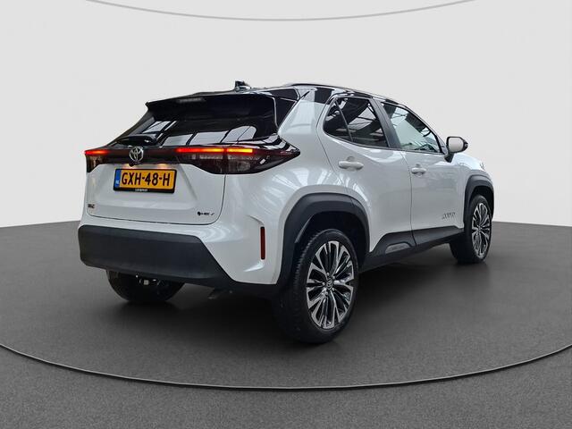 Toyota YARIS Cross 1.5 Hybrid 130 Executive demo | Half Leer