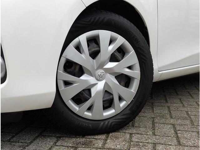 Toyota YARIS 1.5 Hybrid Now | Cruise Control | Climate control | Camera | Bluetooth | All Season