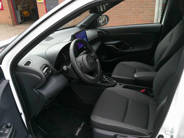 Toyota YARIS Cross 1.5 Hybrid 130 Dynamic Bi-tone