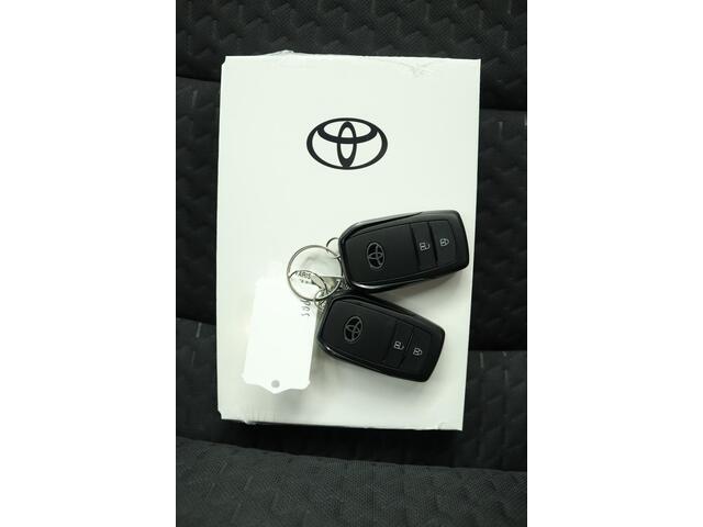 Toyota YARIS Cross 1.5 Hybrid 115 Dynamic | Comfort Pack | Stoel- en Stuurverwarming | Parkeersensoren | Adaptieve Cruise Control | Privacy Glass | 10 Jaar Garantie! |