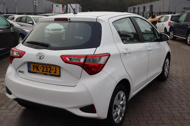 Toyota YARIS 1.0 VVT-i Aspiration Navigatie, Camera, Climate control, Cruise control