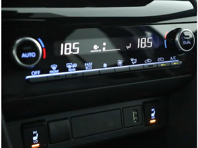 Toyota YARIS Cross 1.5 Hybrid Adventure | Stoelverwarming | Stuurverwarming | Navigatie |