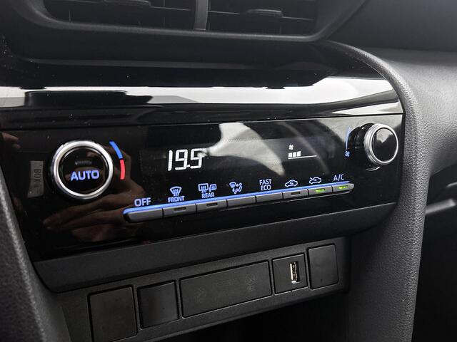 Toyota YARIS Cross 1.5 Hybrid 115 Active | Parkeercamera | Climate Control | Apple Carplay -/ Android Auto |