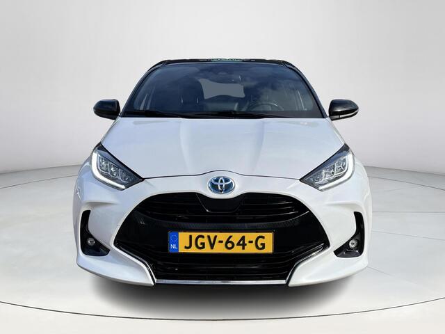 Toyota YARIS 1.5 Hybrid Executive | Bi-tone | Carplay | Head up display | Dode hoek detectie | 17 inch LM-velgen |