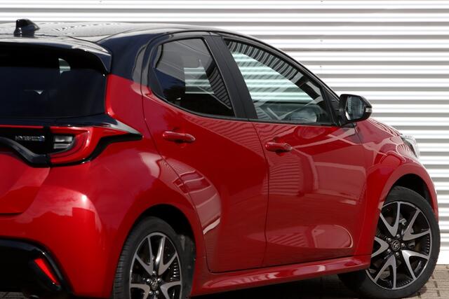 Toyota YARIS 1.5 Hybrid Executive Bi-Tone