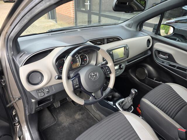 Toyota YARIS 1.3 VVT-i Aspiration | Two-tone | Camera | Navi |
