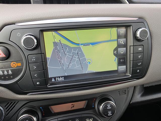 Toyota YARIS 1.3 VVT-i Aspiration | Two-tone | Camera | Navi |