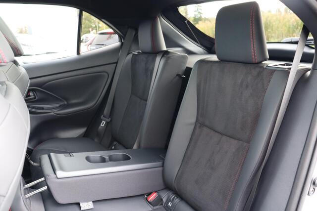 Toyota YARIS Cross 1.5 Hybrid 130 GR Sport, Panoramadak, BSM, JBL, Camera, Heads up display