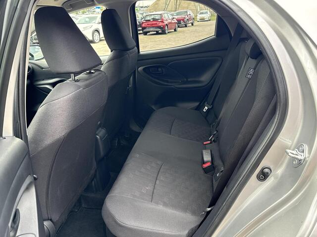 Toyota YARIS 1.5 Hybrid 115 First Edition **KEYLESS/ ADAPTIEVE CRUISE CONTROL/ AUTOMATISCHE DIMLICHTEN/ 36 MAANDEN GARANTIE**