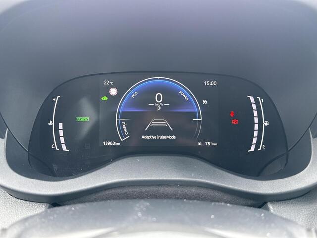 Toyota YARIS 1.5 Hybrid 115 First Edition **KEYLESS/ ADAPTIEVE CRUISE CONTROL/ AUTOMATISCHE DIMLICHTEN/ 36 MAANDEN GARANTIE**