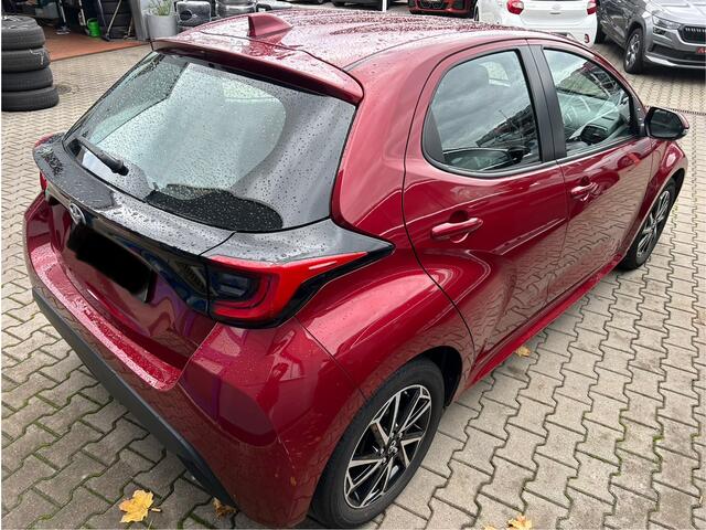 Toyota YARIS 1.5 VVT-i DYNAMIC / LED / CRUISE / CARPLAY / RIJKLAAR