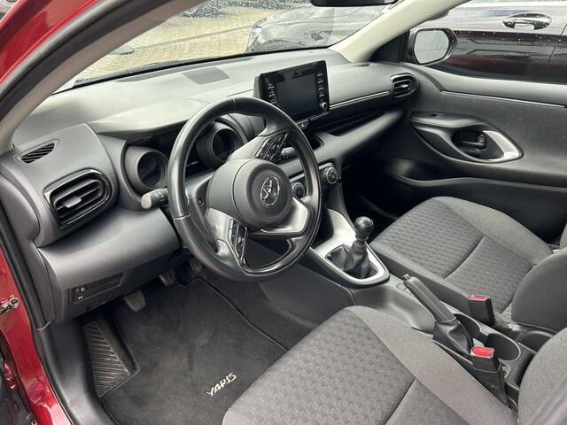 Toyota YARIS 1.5 VVT-i DYNAMIC / LED / CRUISE / CARPLAY / RIJKLAAR