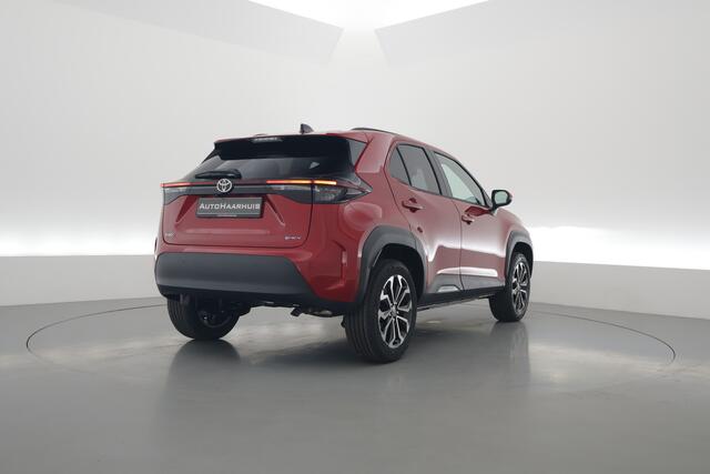 Toyota YARIS Cross 1.5 Hybrid Teamplayer 130pk | Winter pakket | Safety pakket | Navi | Adapt. Cruise | Camera | Keyless