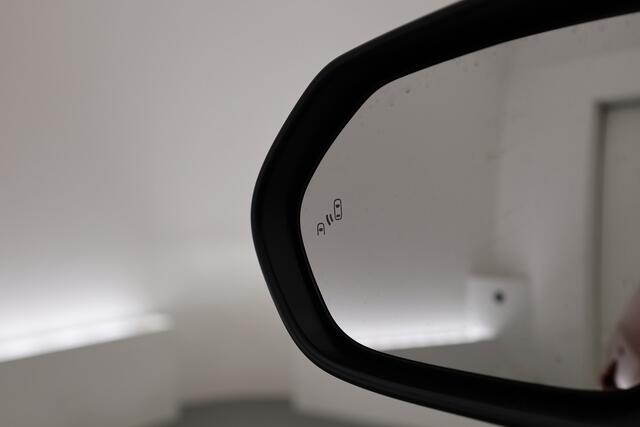 Toyota YARIS Cross 1.5 Hybrid Teamplayer 130pk | Winter pakket | Safety pakket | Navi | Adapt. Cruise | Camera | Keyless