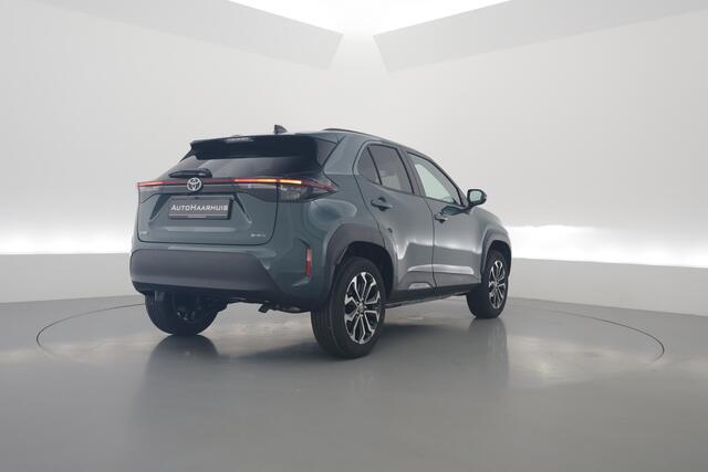 Toyota YARIS Cross 1.5 Hybrid 130 Teamplayer | Forest Green | Winter Pack | Safety Pack | Navi | Adapt. Cruise | Keyless | Camera