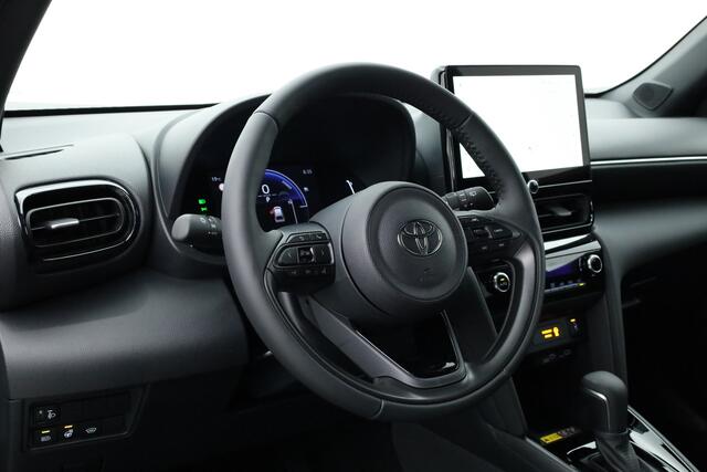 Toyota YARIS Cross 1.5 Hybrid 130 Teamplayer | Forest Green | Winter Pack | Safety Pack | Navi | Adapt. Cruise | Keyless | Camera